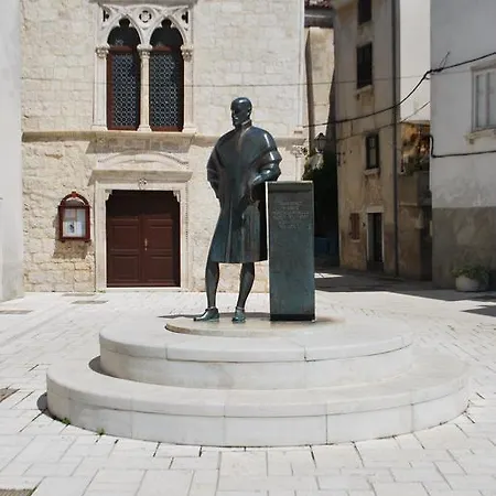 Lucija *