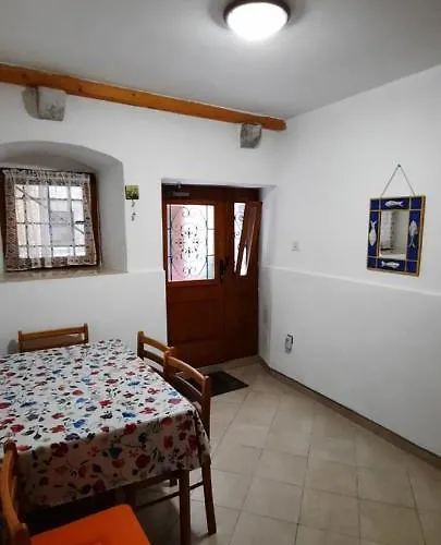 Lucija Cres