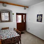 Lucija Cres